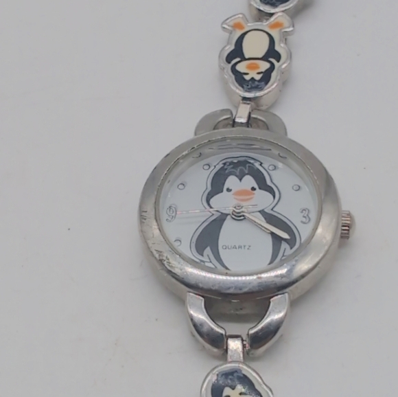 Penguin Accutime FR218 Design Silver Women's Watch - Picture 3 of 4